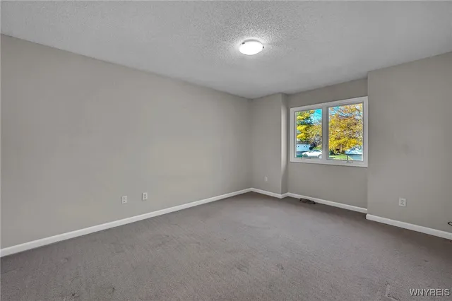 $299,998 | 63 Niagara Shore Drive, Tonawanda, NY 14150