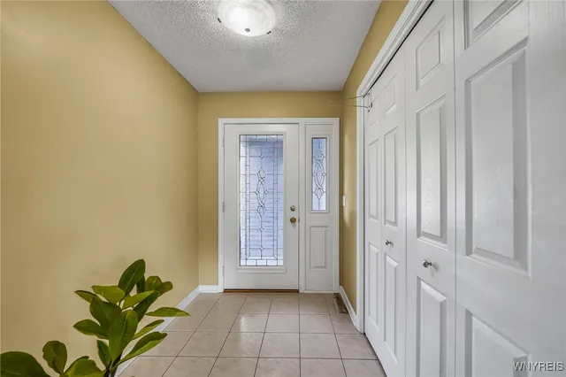 $299,998 | 63 Niagara Shore Drive, Tonawanda, NY 14150