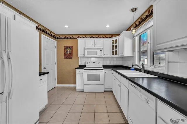 $299,998 | 63 Niagara Shore Drive, Tonawanda, NY 14150