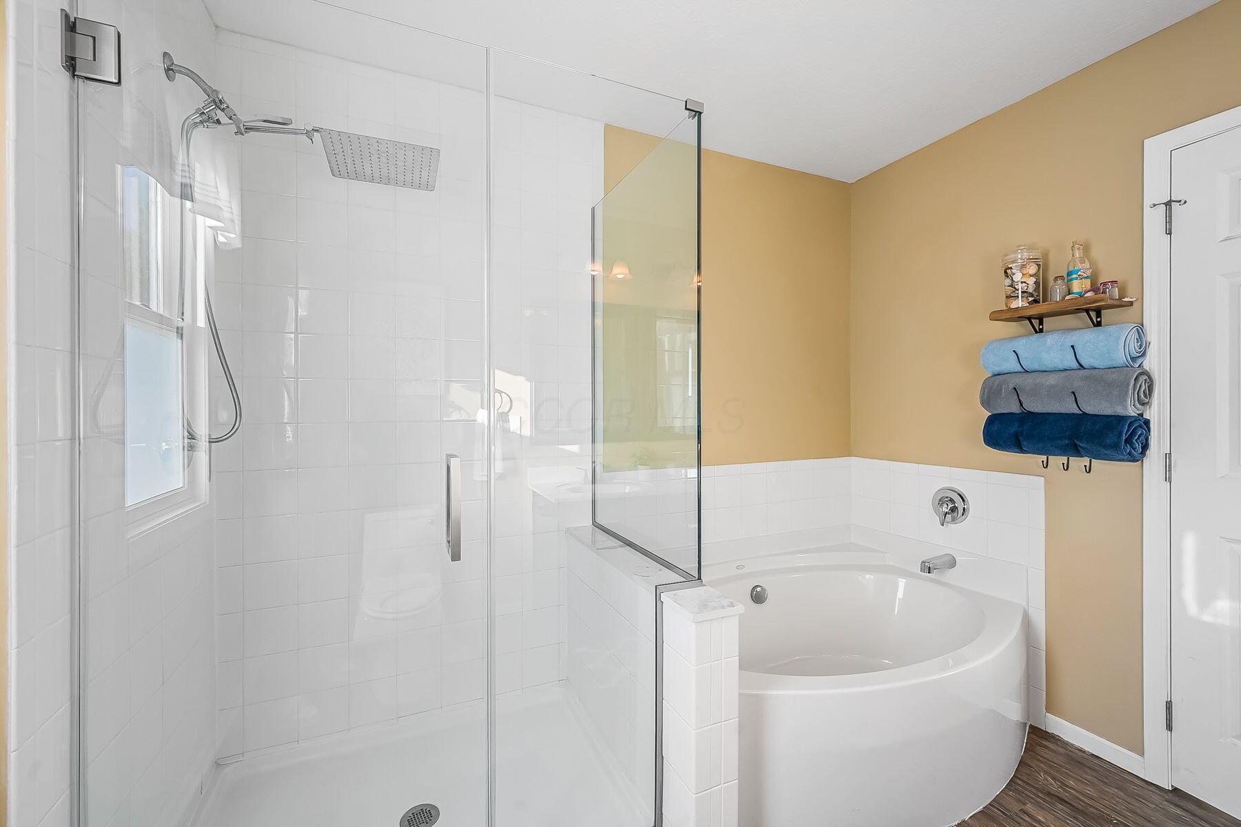 366 Cherry Leaf Road Delaware, OH 43015 - Photo 26 of 58 Primary Bathroom