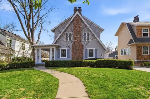 $450,000 | 23 East Winthrope Road, Kansas City, MO 64113