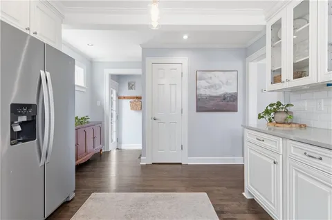 $450,000 | 23 East Winthrope Road, Kansas City, MO 64113