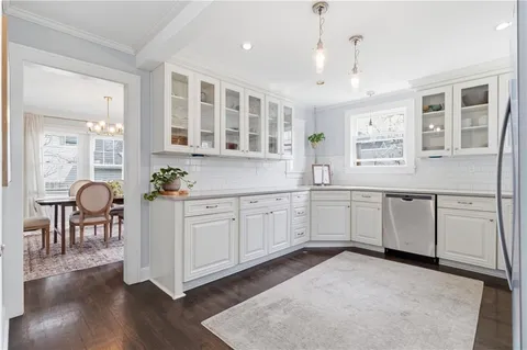$450,000 | 23 East Winthrope Road, Kansas City, MO 64113