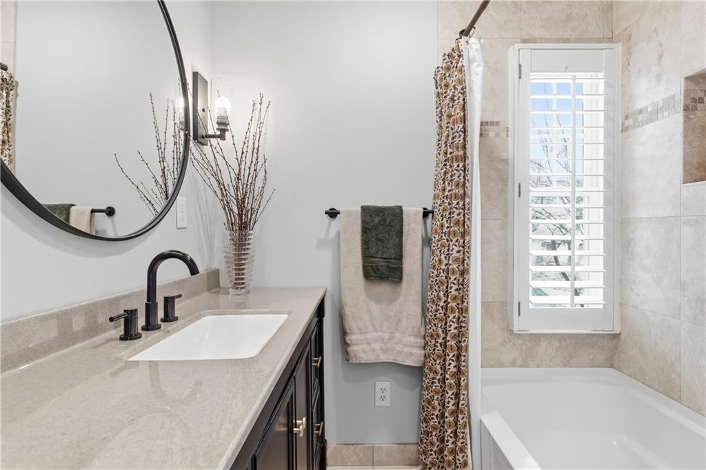 23 East Winthrope Road Kansas City, MO 64113 - Photo 29 of 50