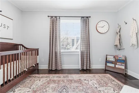$450,000 | 23 East Winthrope Road, Kansas City, MO 64113