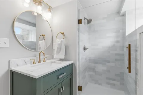 $450,000 | 23 East Winthrope Road, Kansas City, MO 64113