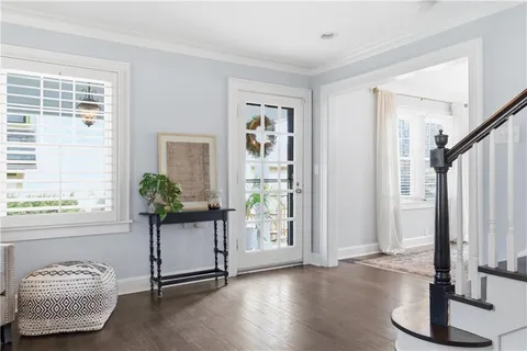 $450,000 | 23 East Winthrope Road, Kansas City, MO 64113