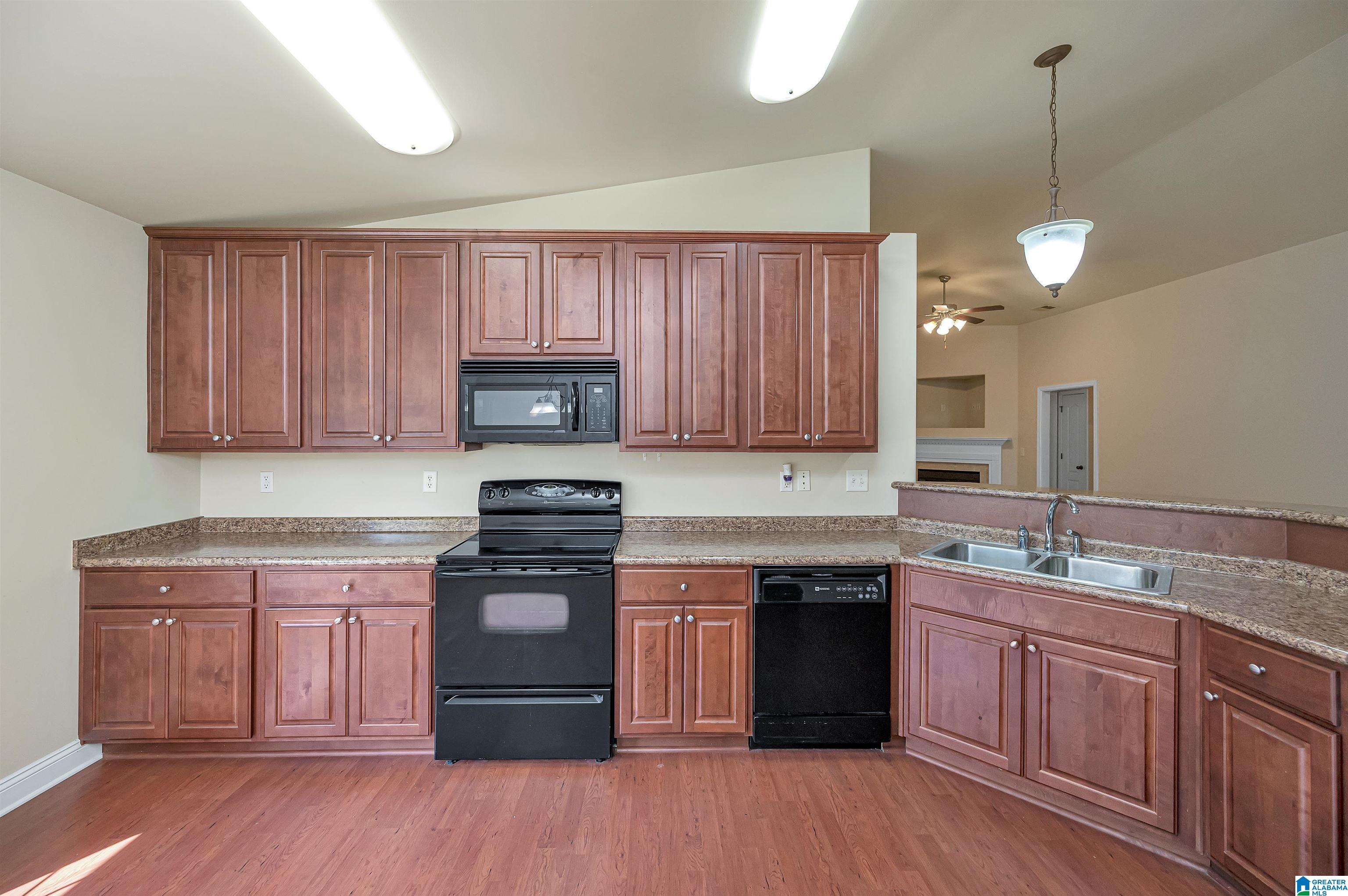 324 Vincent Street Alabaster, AL 35007 - Photo 16 of 42