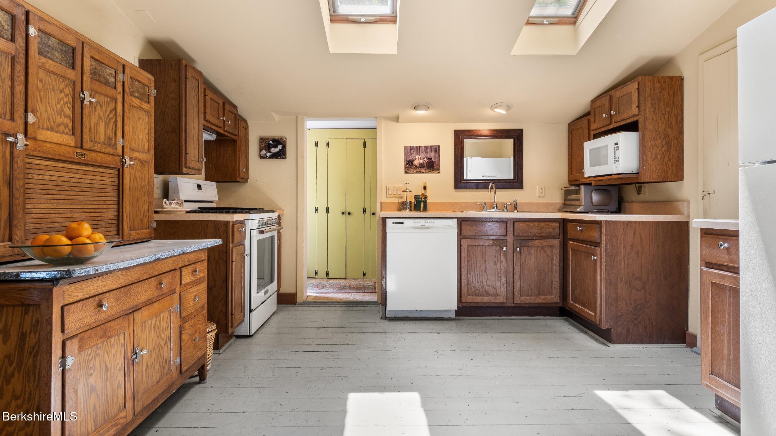 51 Downs Road New Marlborough, MA 01230 - Photo 16 of 27 DSC00215LR