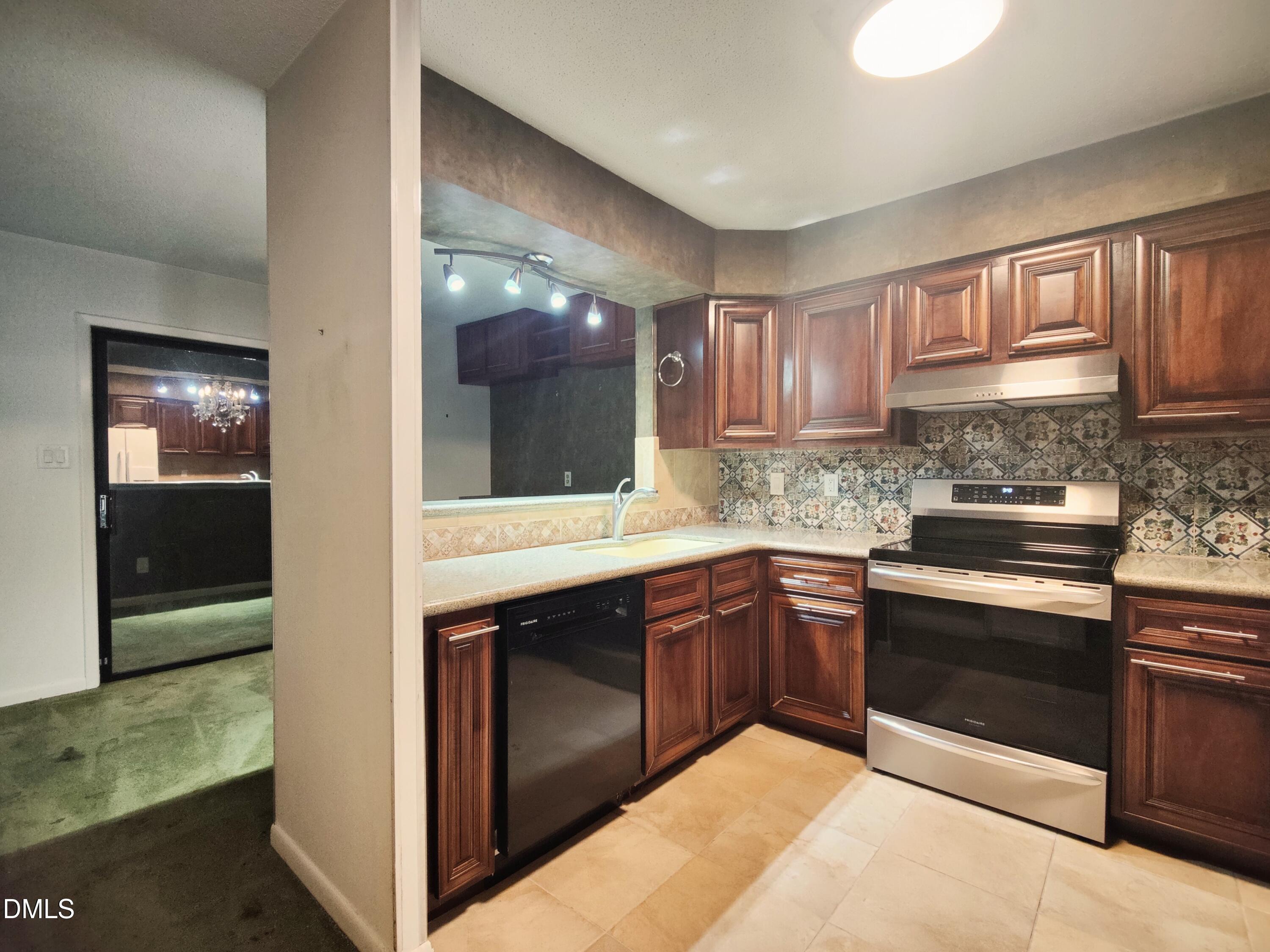 5008 Butternut Road Durham, NC 27707 - Photo 23 of 70 Kitchen