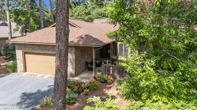 $399,500 | 109 Florence Drive, Pinehurst, NC 28374