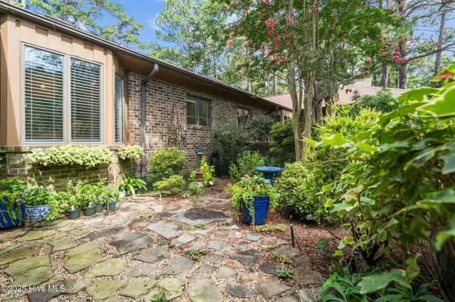 $399,500 | 109 Florence Drive, Pinehurst, NC 28374