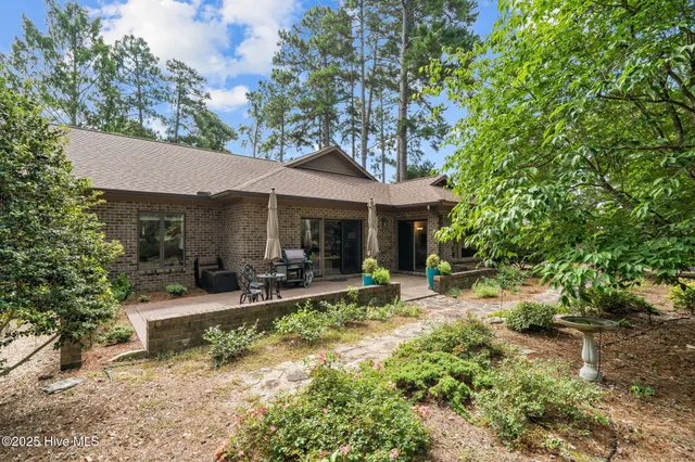 $399,500 | 109 Florence Drive, Pinehurst, NC 28374