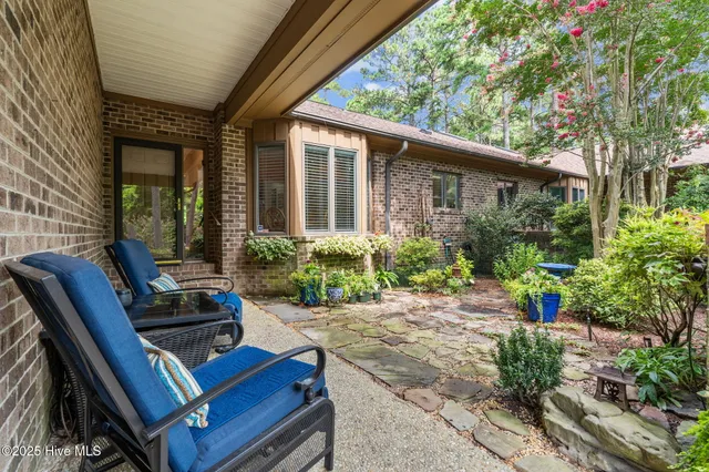 $399,500 | 109 Florence Drive, Pinehurst, NC 28374