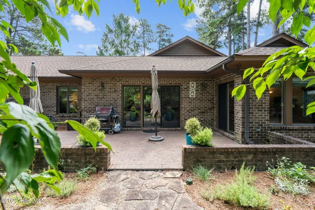 $399,500 | 109 Florence Drive, Pinehurst, NC 28374