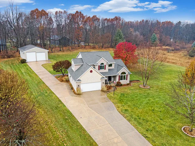 $599,900 | 8331 Prairie View Lane, Alto, MI 49302