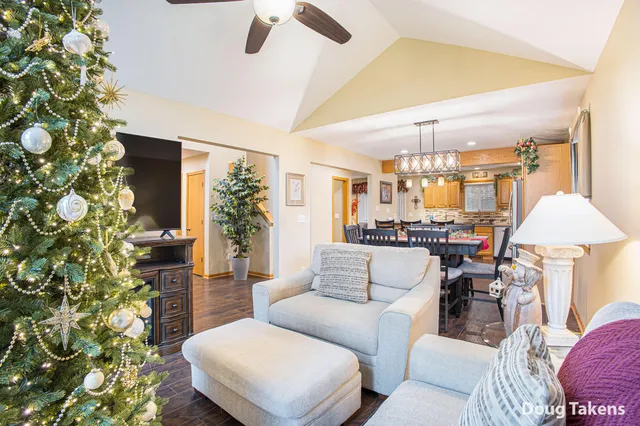 $599,900 | 8331 Prairie View Lane, Alto, MI 49302