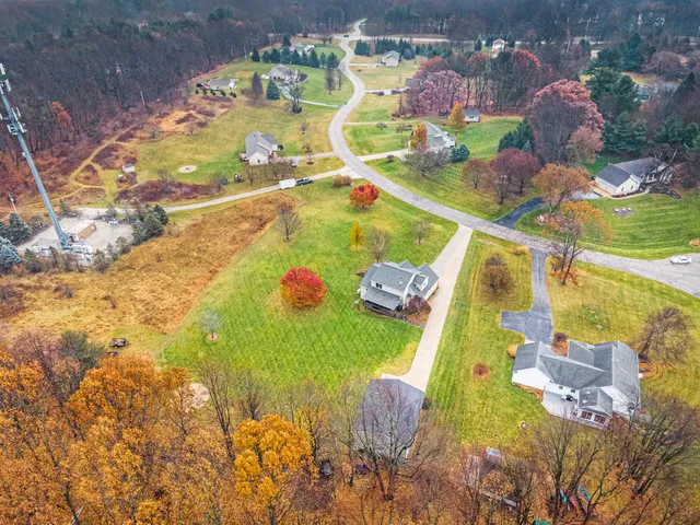 $599,900 | 8331 Prairie View Lane, Alto, MI 49302