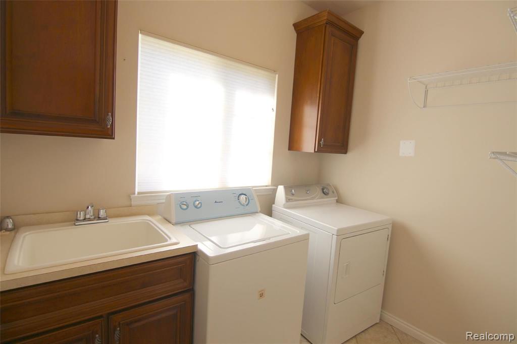 2646 Ridgecrest Drive Utica, MI 48316 - Photo 15 of 25