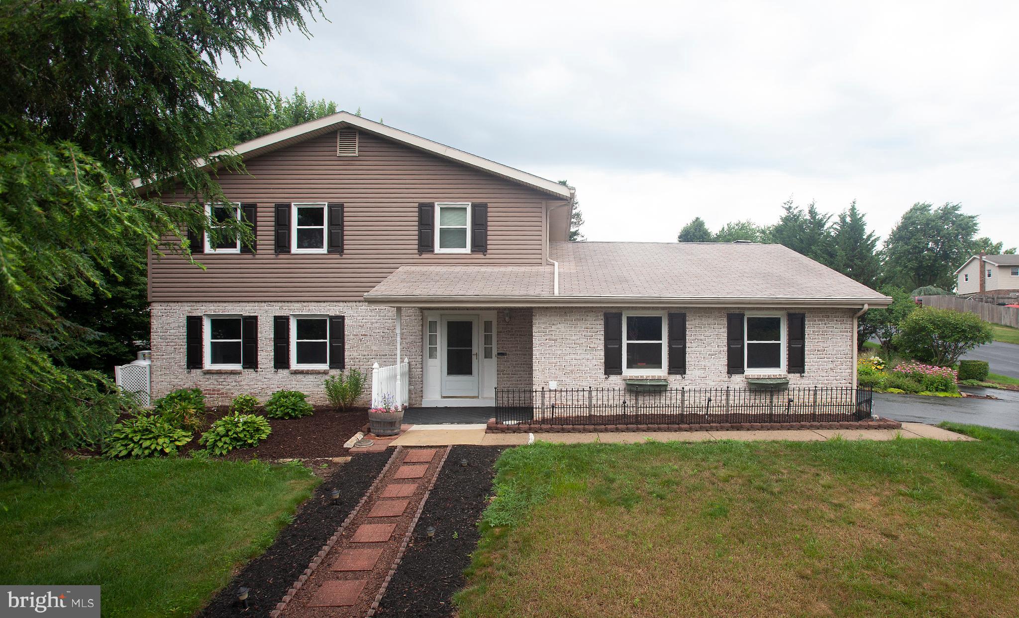 327 Windcrest Road Harrisburg, PA 17112 - Photo 1 of 34 Gallery Image 1