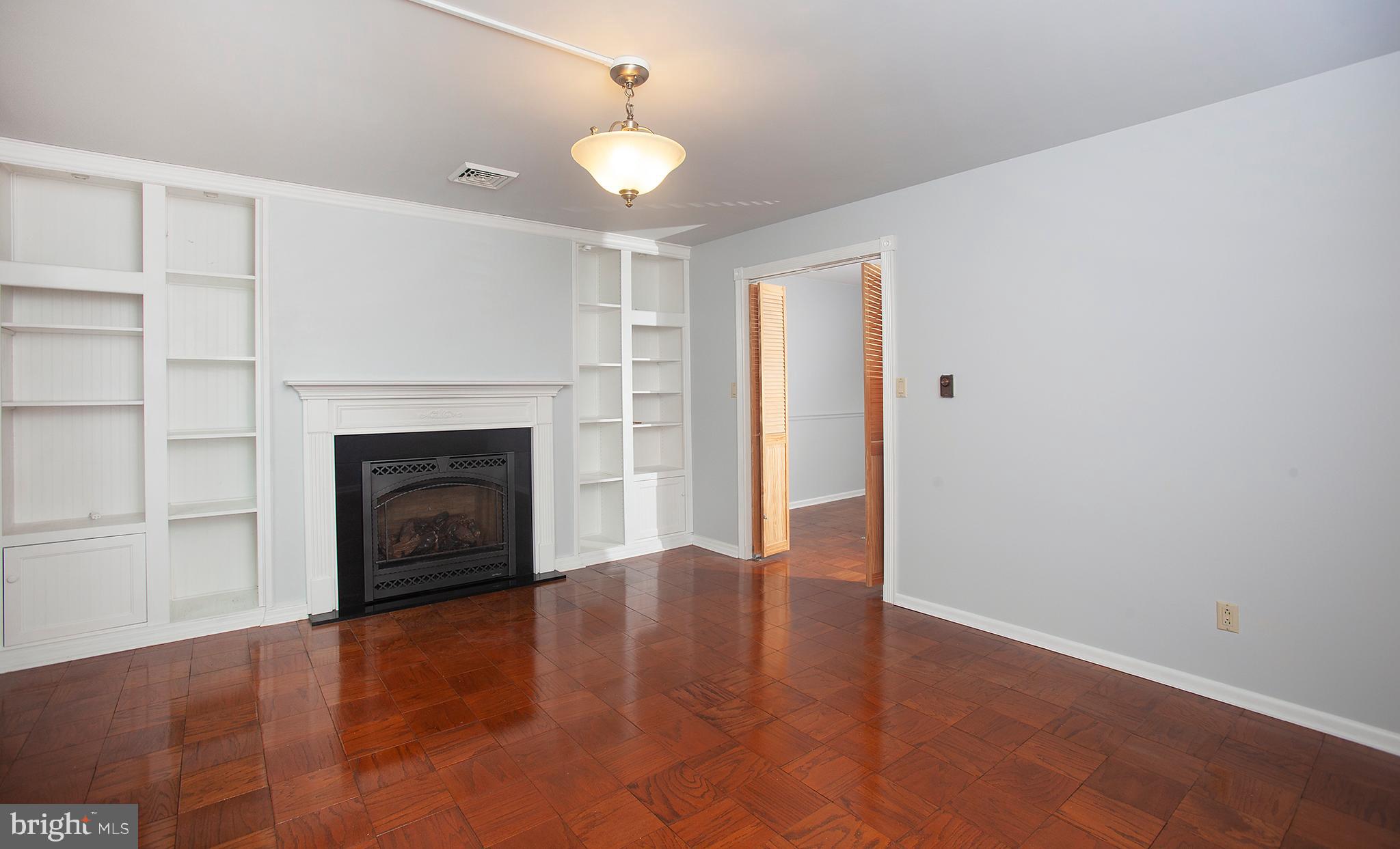 327 Windcrest Road Harrisburg, PA 17112 - Photo 6 of 34 Gallery Image 6