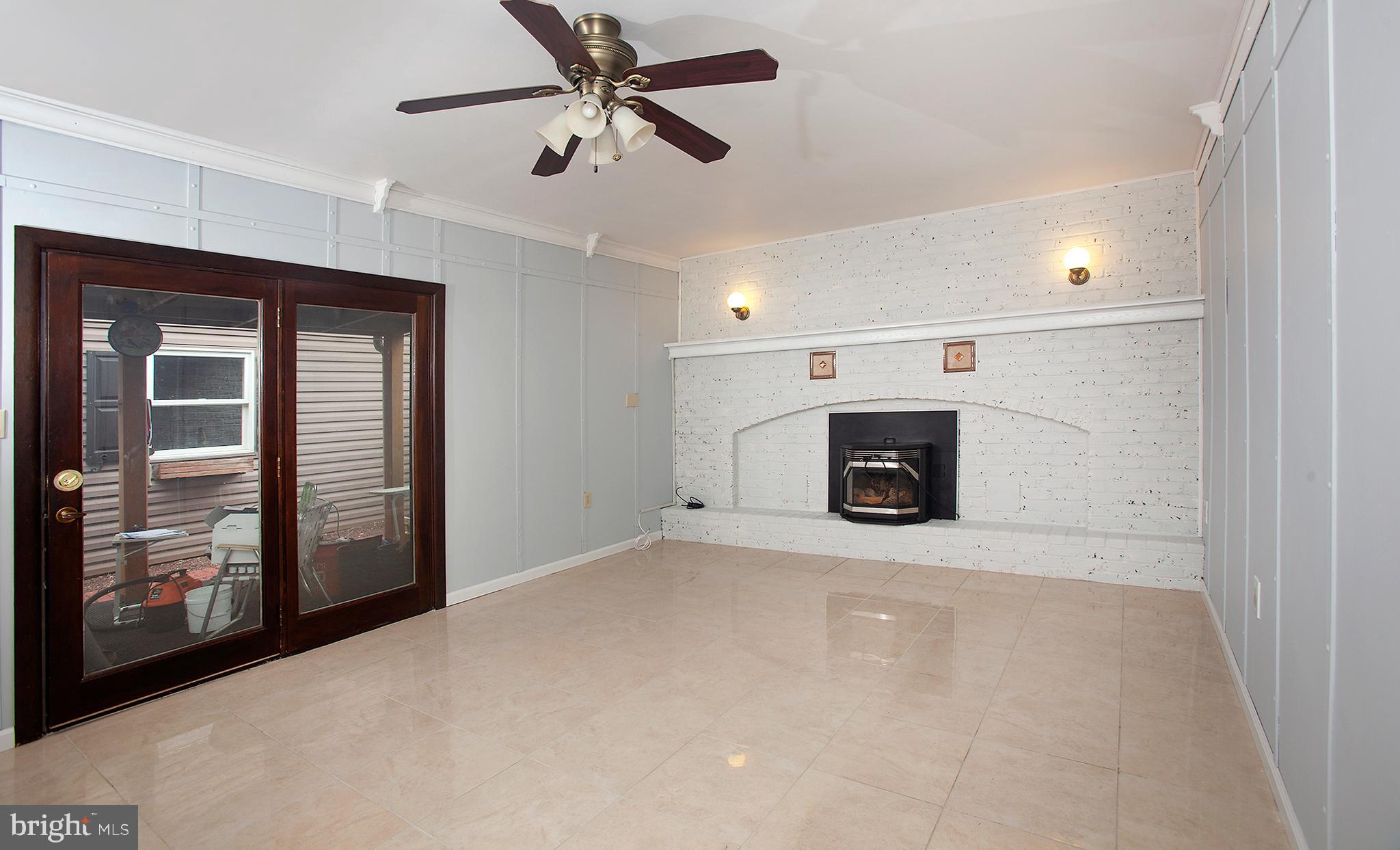 327 Windcrest Road Harrisburg, PA 17112 - Photo 8 of 34 Gallery Image 8