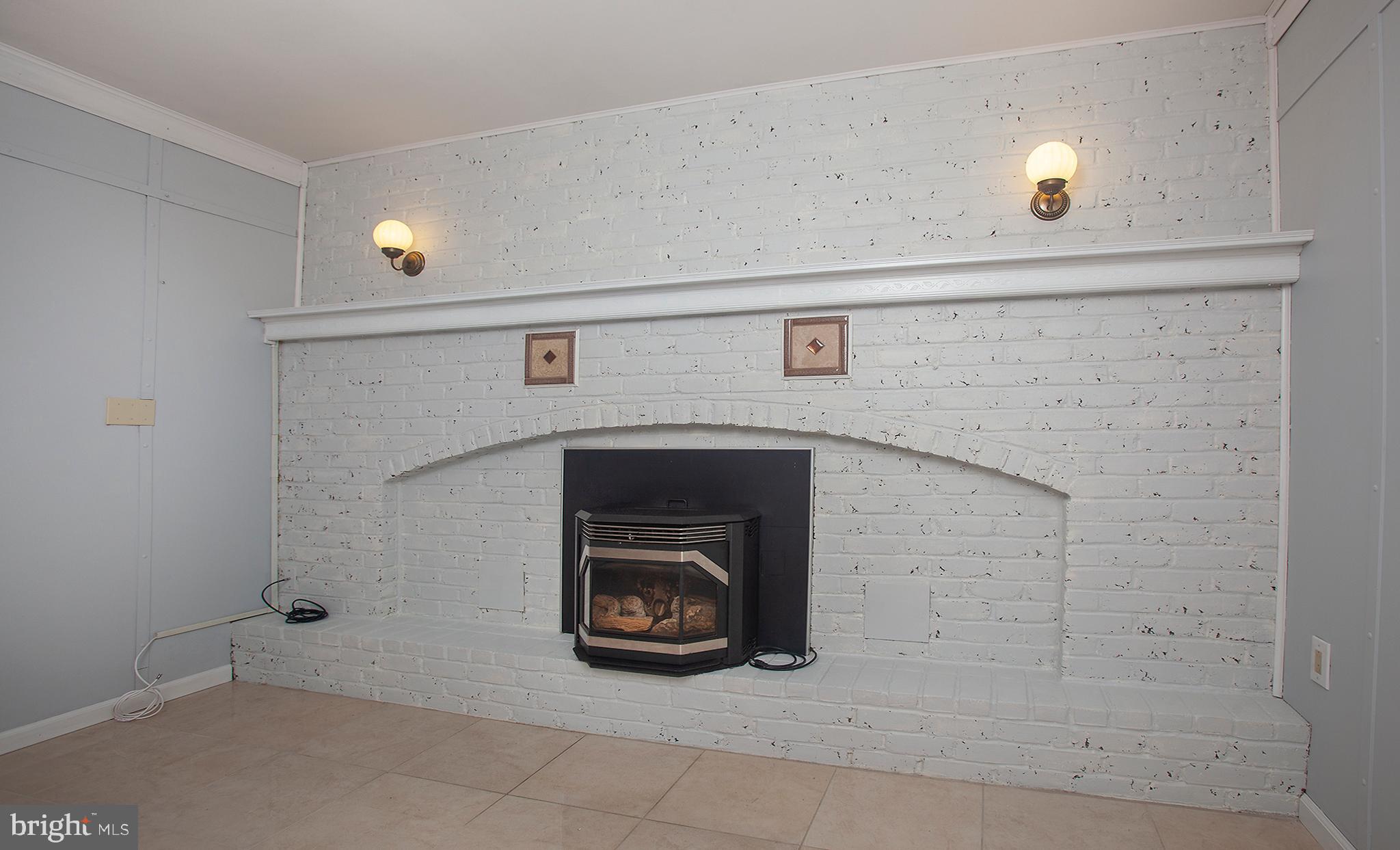 327 Windcrest Road Harrisburg, PA 17112 - Photo 9 of 34 Gallery Image 9