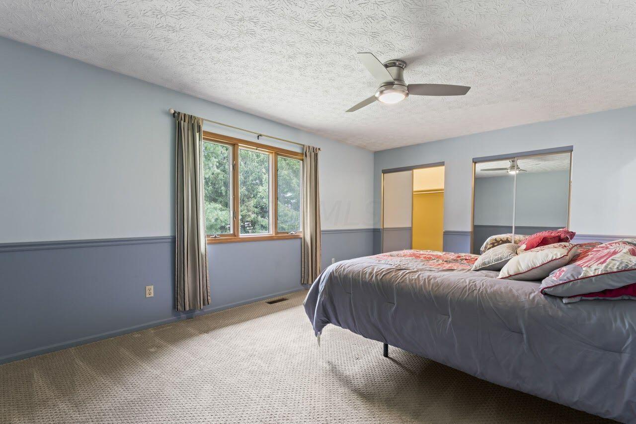 4449 Summit Road Southwest Pataskala, OH 43062 - Photo 20 of 62 Primary Suite