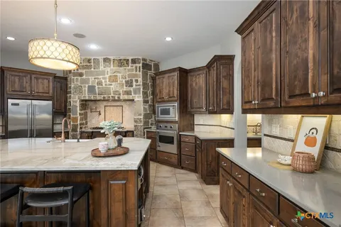 $1,350,000 | 1211 Porto Point, New Braunfels, TX 78132