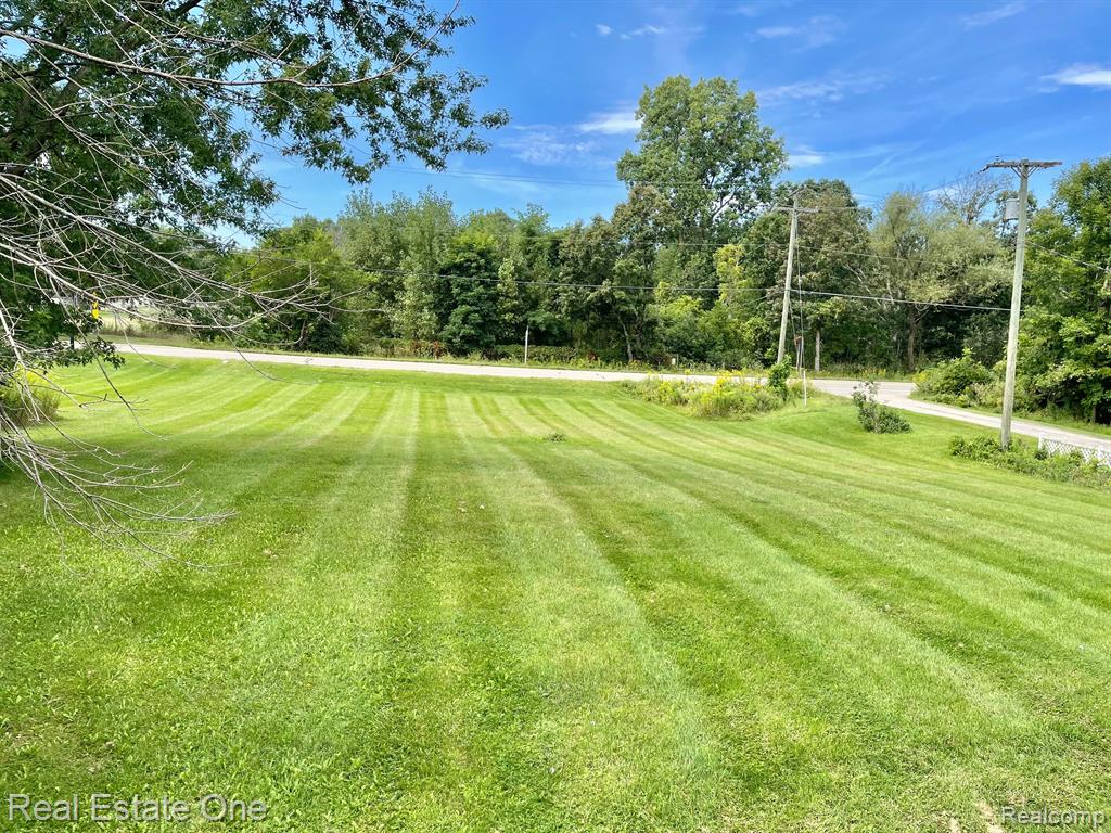 9426 Milford Road Holly, MI 48442 - Photo 5 of 9