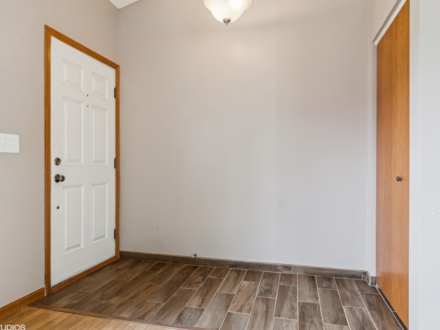 722 Eberly Court Plano, IL 60545 - Photo 2 of 12