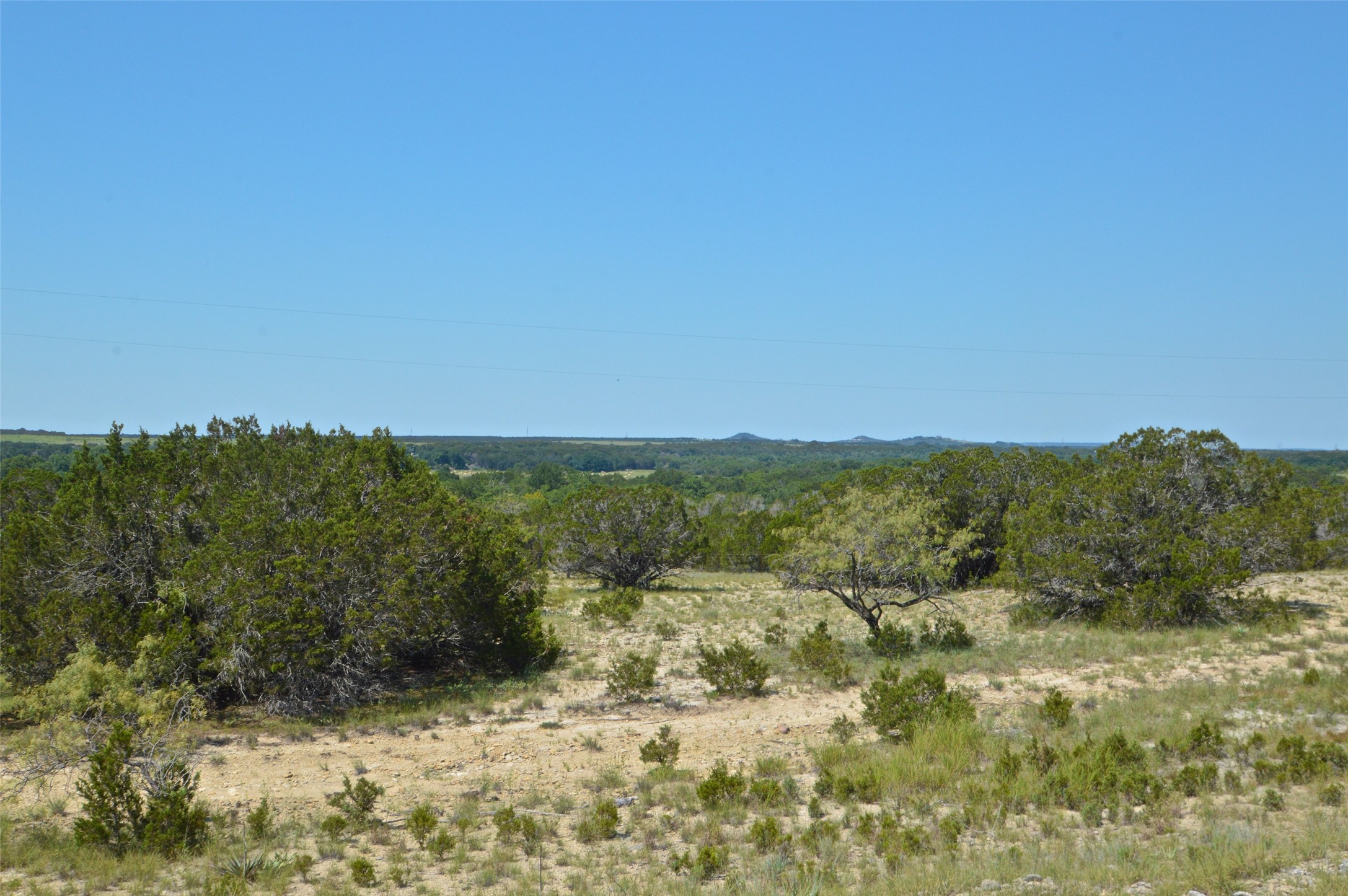 1 Cr 2268 Road Lampasas, TX 76550 - Photo 5 of 11 a view of a yard with a mountain