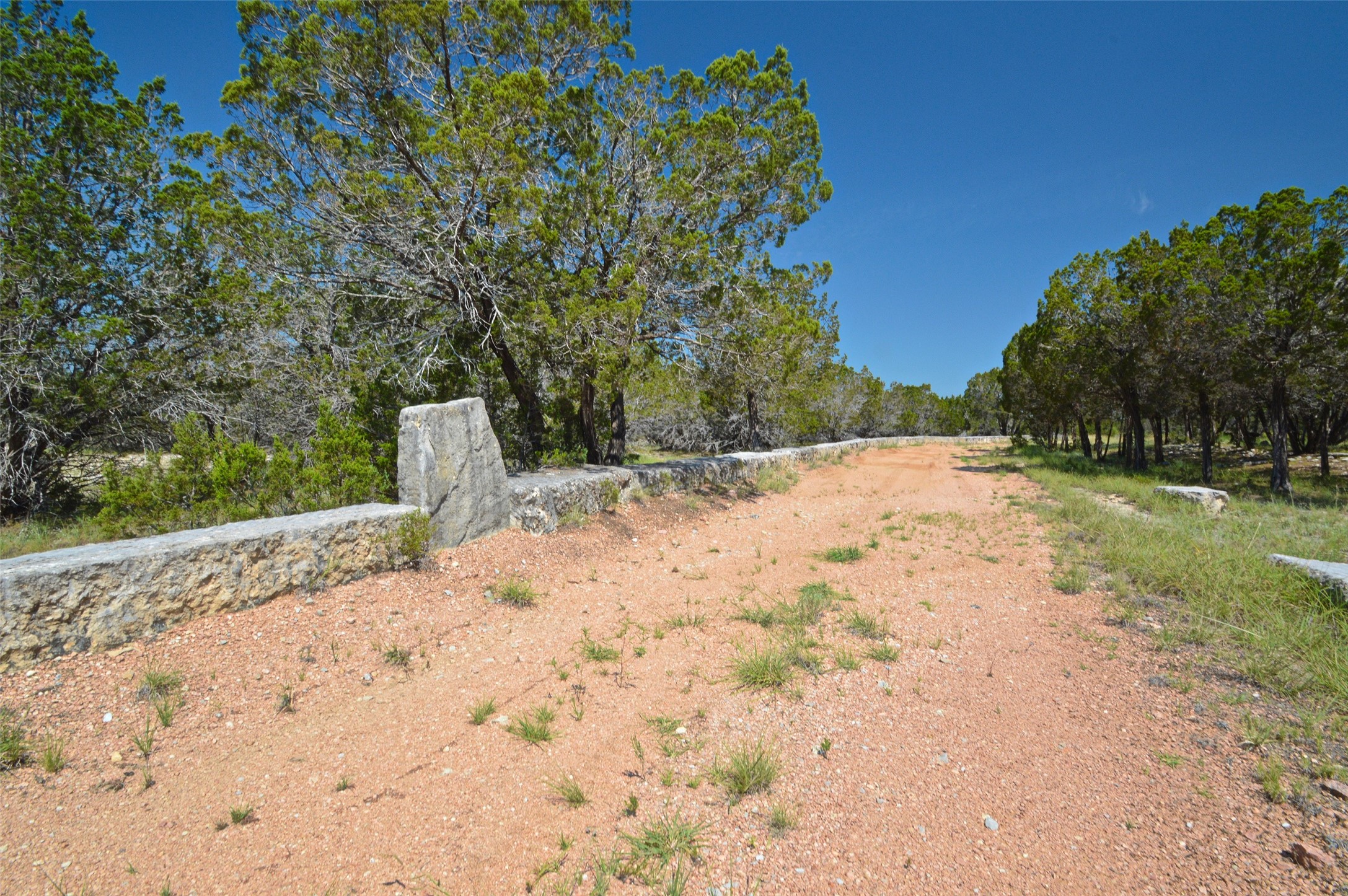 1 Cr 2268 Road Lampasas, TX 76550 - Photo 9 of 11 a view of a yard with wooden fence