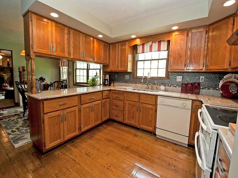 185 Brehm Road Washington, PA 15301 - Photo 8 of 22 Kitchen.