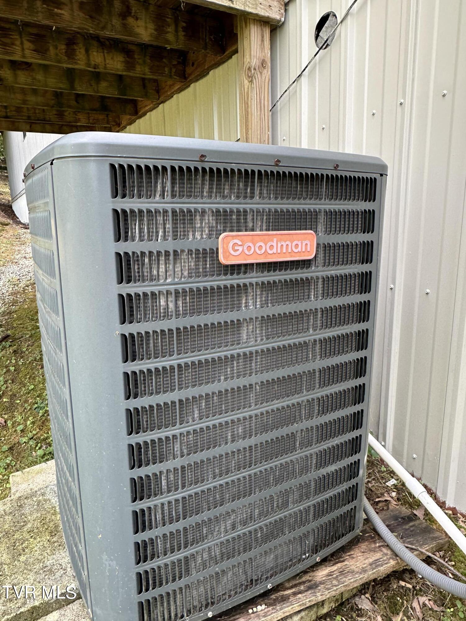 1370 Lovelace Road Fall Branch, TN 37656 - Photo 48 of 55 Heating/cooling