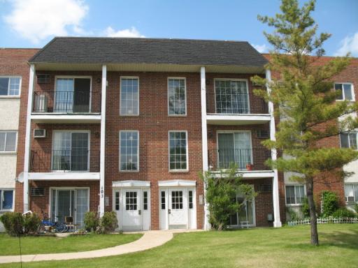 101 East Elk Trail, Unit 300 Carol Stream, IL 60188 - Photo 1 of 1