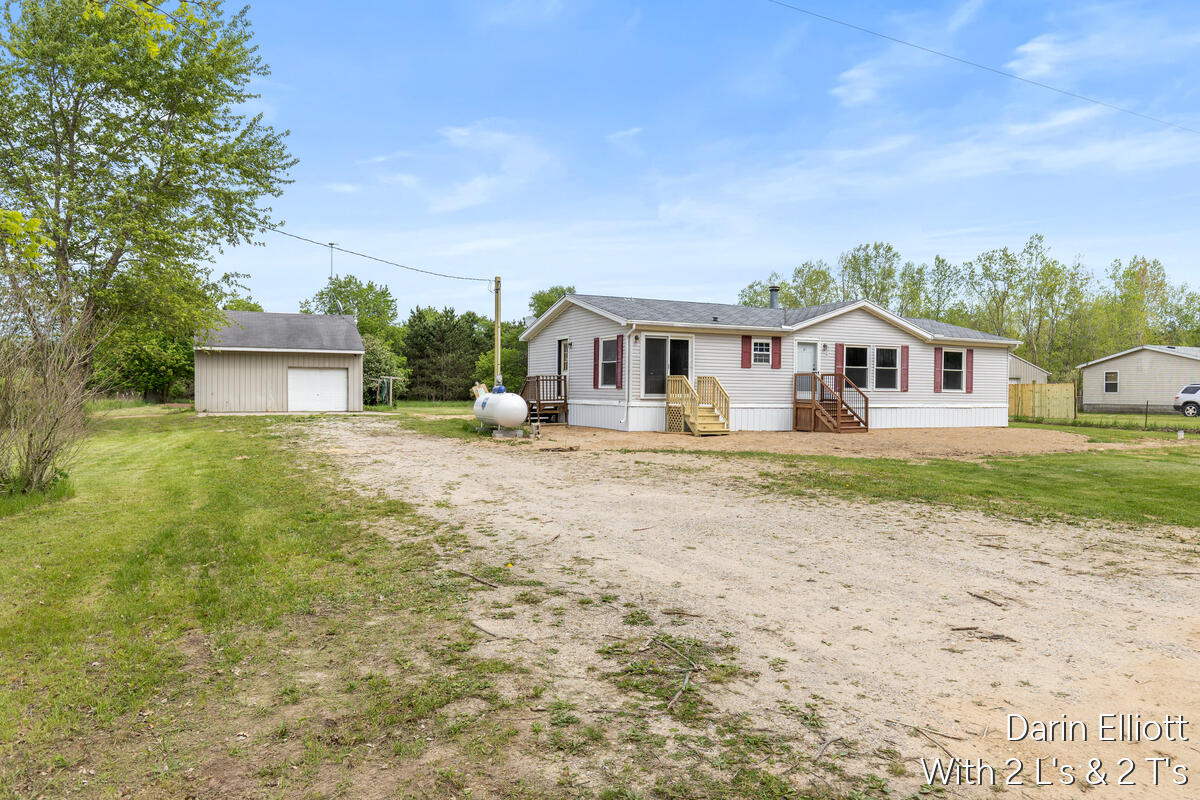 9203 Castle Road Sheridan, MI 48884 - Photo 7 of 40 9203-Castle_002
