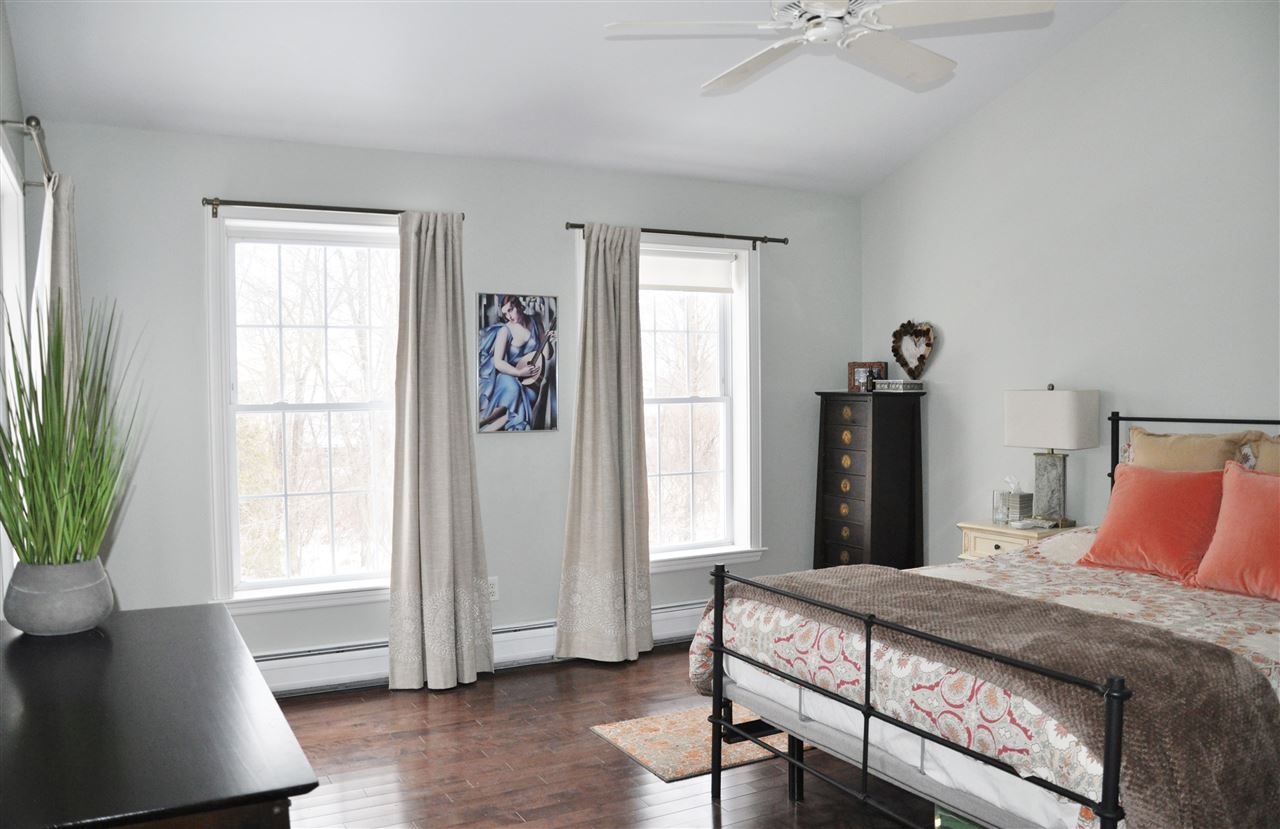 184 Appletree Point Road Burlington, VT 05408 - Photo 14 of 37 Gallery Image 14