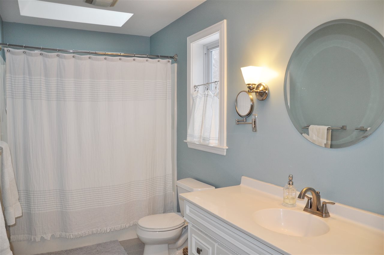 184 Appletree Point Road Burlington, VT 05408 - Photo 18 of 37 Gallery Image 18