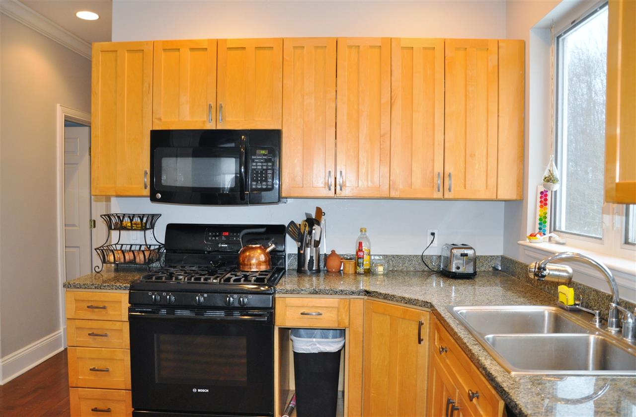 184 Appletree Point Road Burlington, VT 05408 - Photo 7 of 37 Gallery Image 7