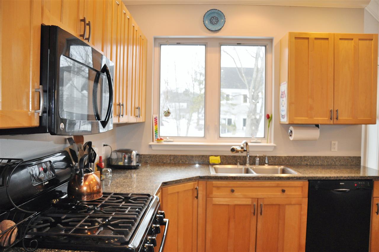184 Appletree Point Road Burlington, VT 05408 - Photo 8 of 37 Gallery Image 8