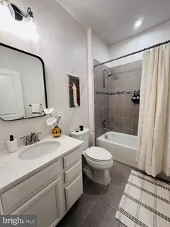 $780,000 | 22317 Seabring Terrace, Brambleton, VA 20148