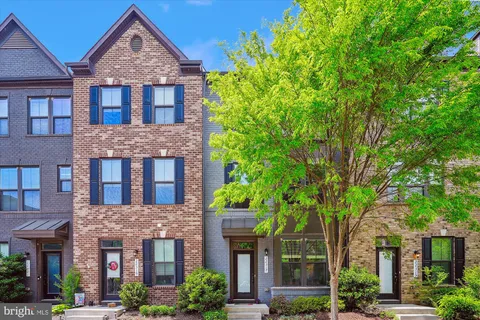 $780,000 | 22317 Seabring Terrace, Brambleton, VA 20148