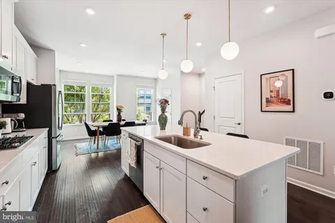 $780,000 | 22317 Seabring Terrace, Brambleton, VA 20148