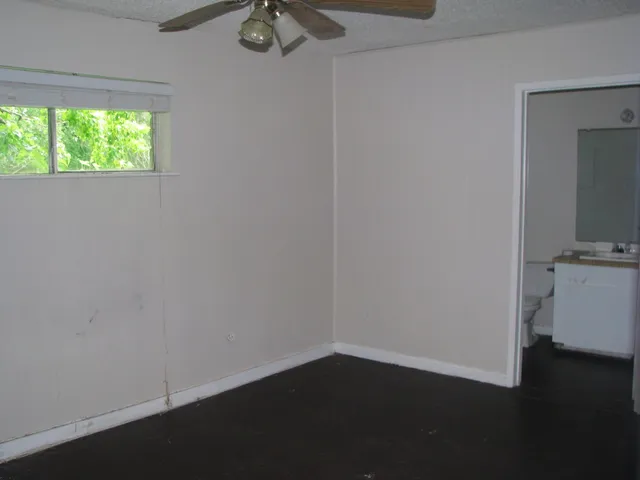 $850 | 3812 Wipprecht Street, Unit 18B, Houston, TX 77026