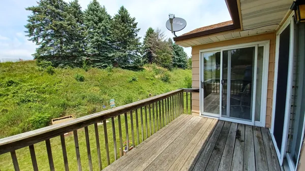 $109,950 | 814 13th Avenue North, Unit 1C, Clinton, IA 52732