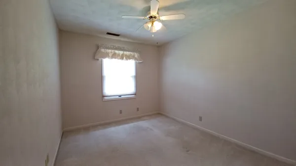 $109,950 | 814 13th Avenue North, Unit 1C, Clinton, IA 52732