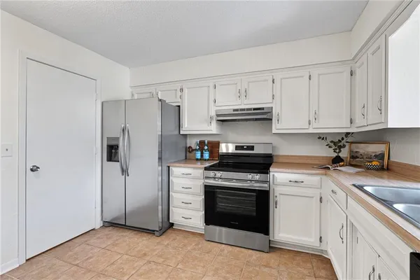 $145,000 | 12854 West 110th Terrace, Overland Park, KS 66210