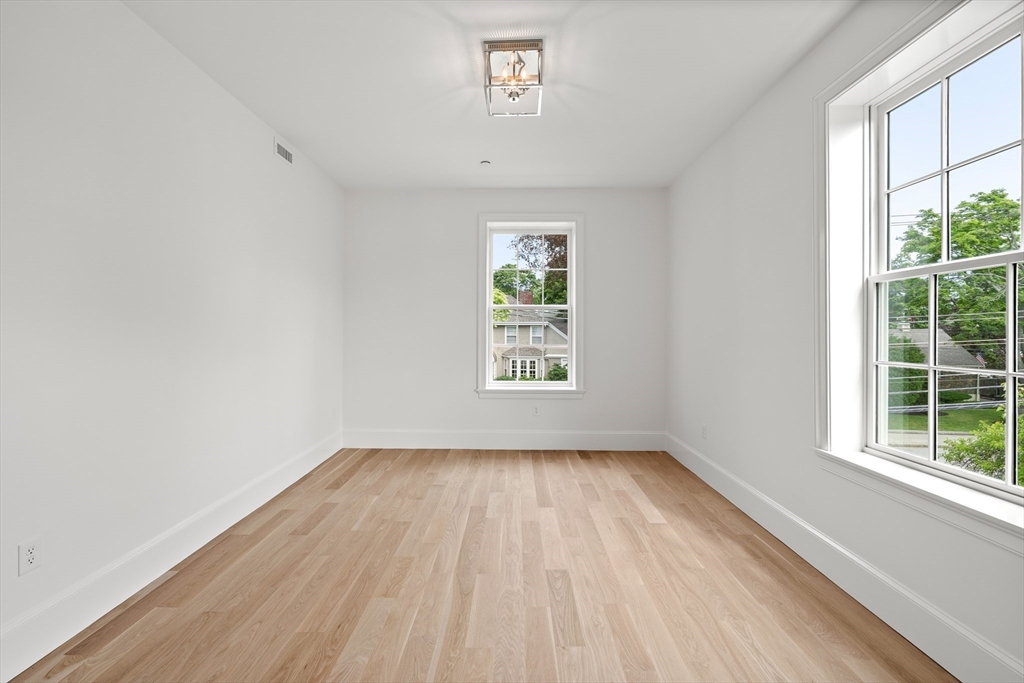 64 Pleasant Street, Unit B Marblehead, MA 01945 - Photo 24 of 37