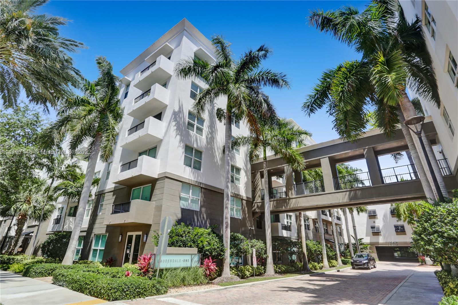 Imperial Point Fort Lauderdale, FL 33308 - Photo 5 of 37 a view of multiple houses with a street